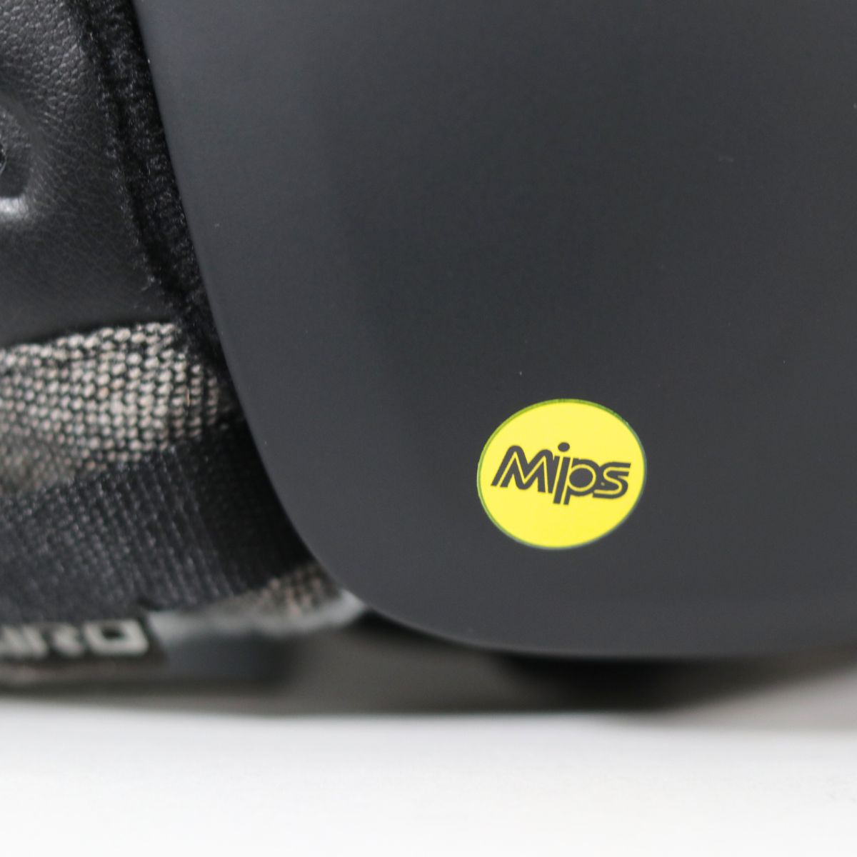 Women's Giro Avera Mips Helmet